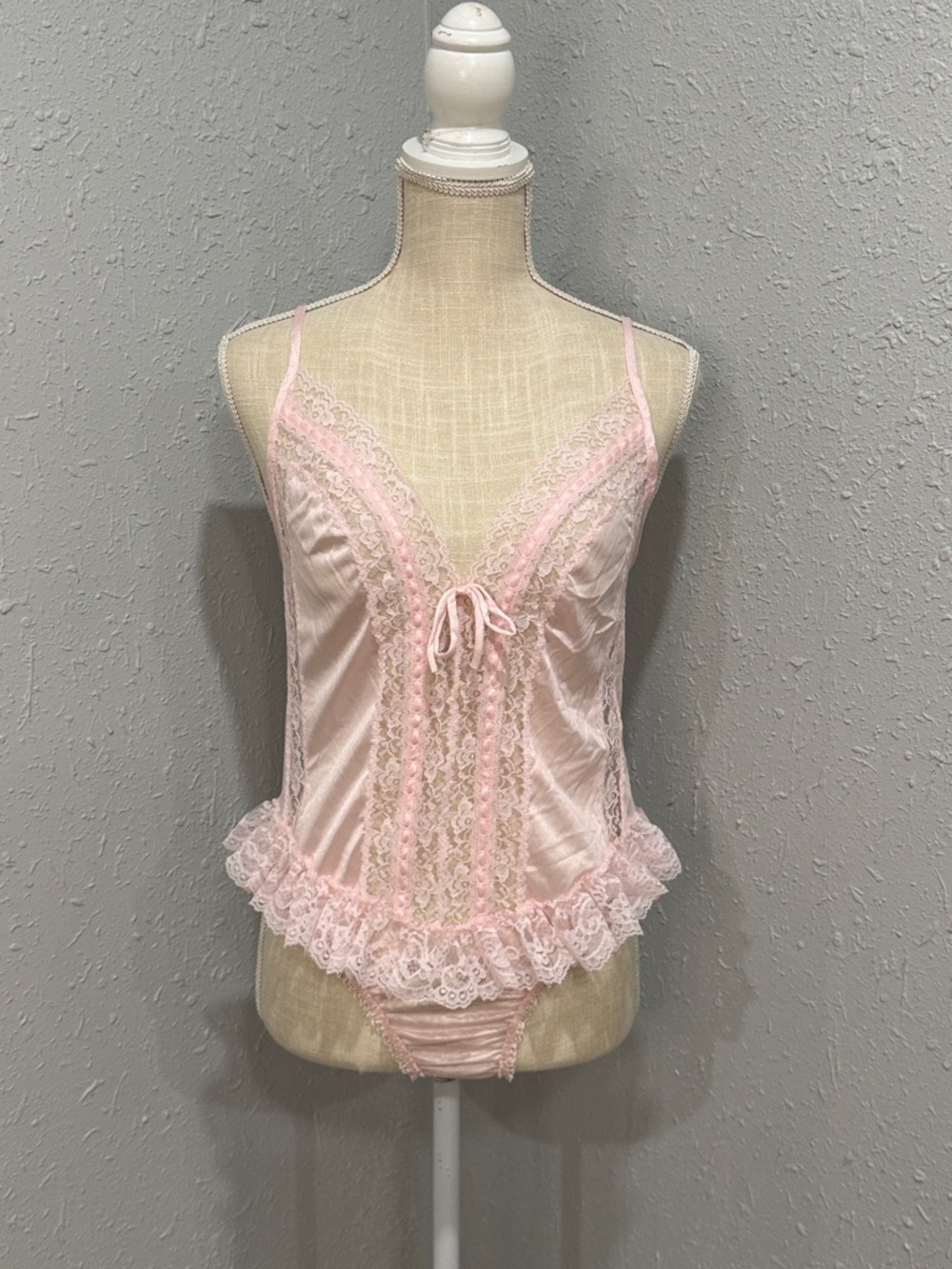 Vintage Soft Pink Lace Satin Teddy‎ Bodysuit Size Medium